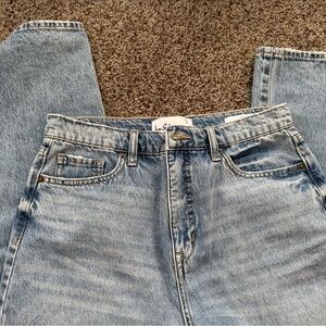 Women’s Light Blue Jeans